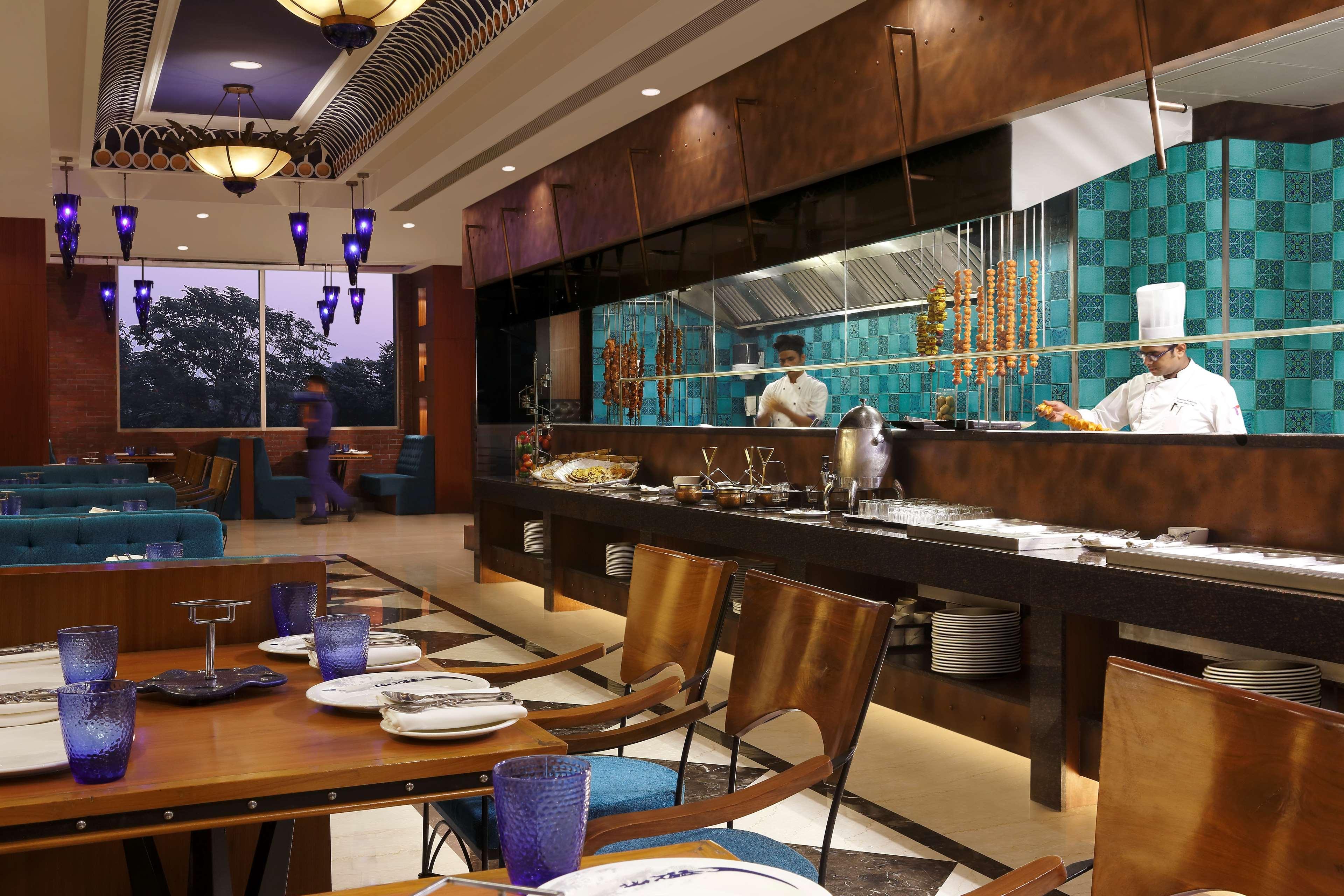Radisson Blu Hotel Guwahati Eksteriør bilde The Park, New Delhi