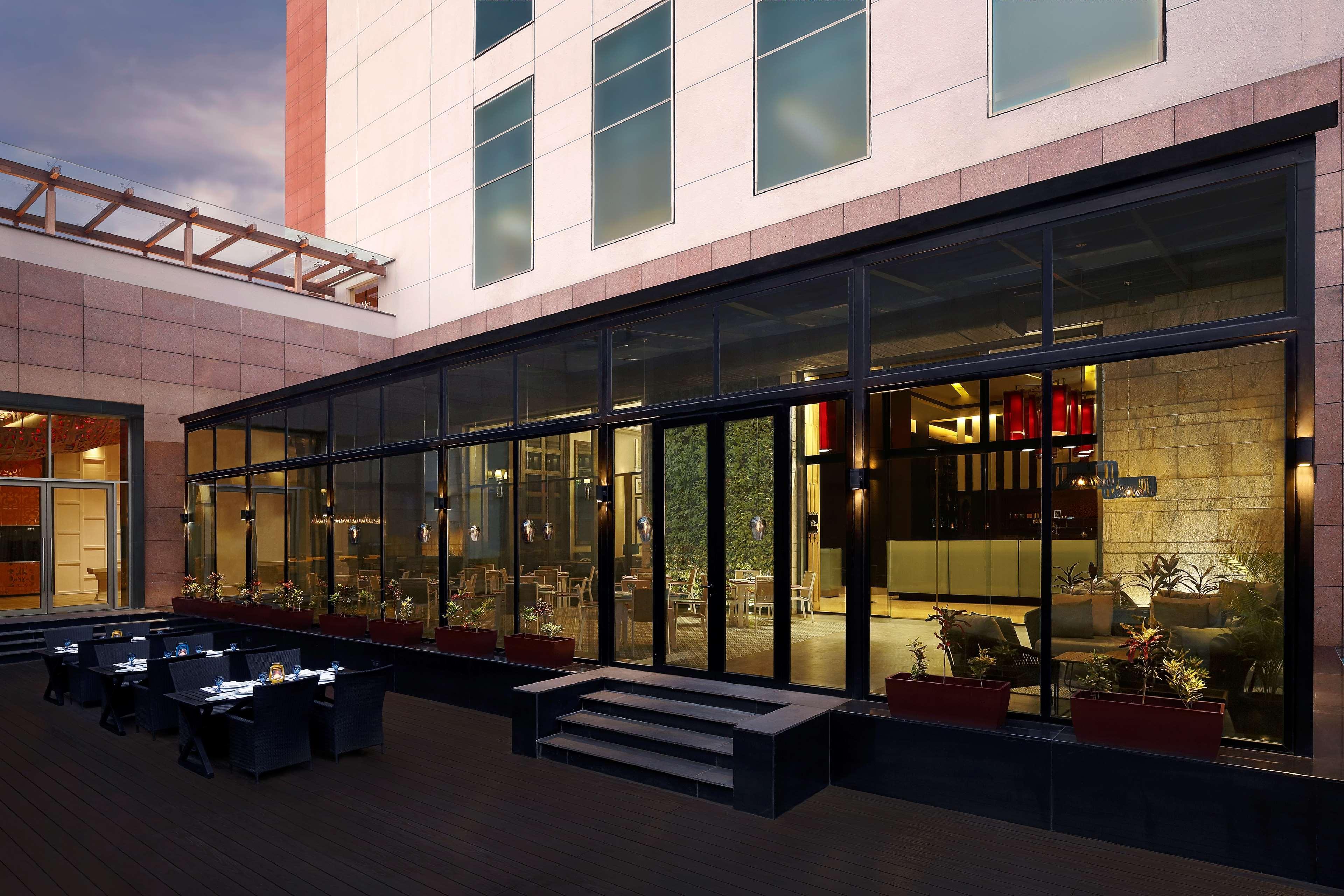 Radisson Blu Hotel Guwahati Eksteriør bilde The Park, New Delhi