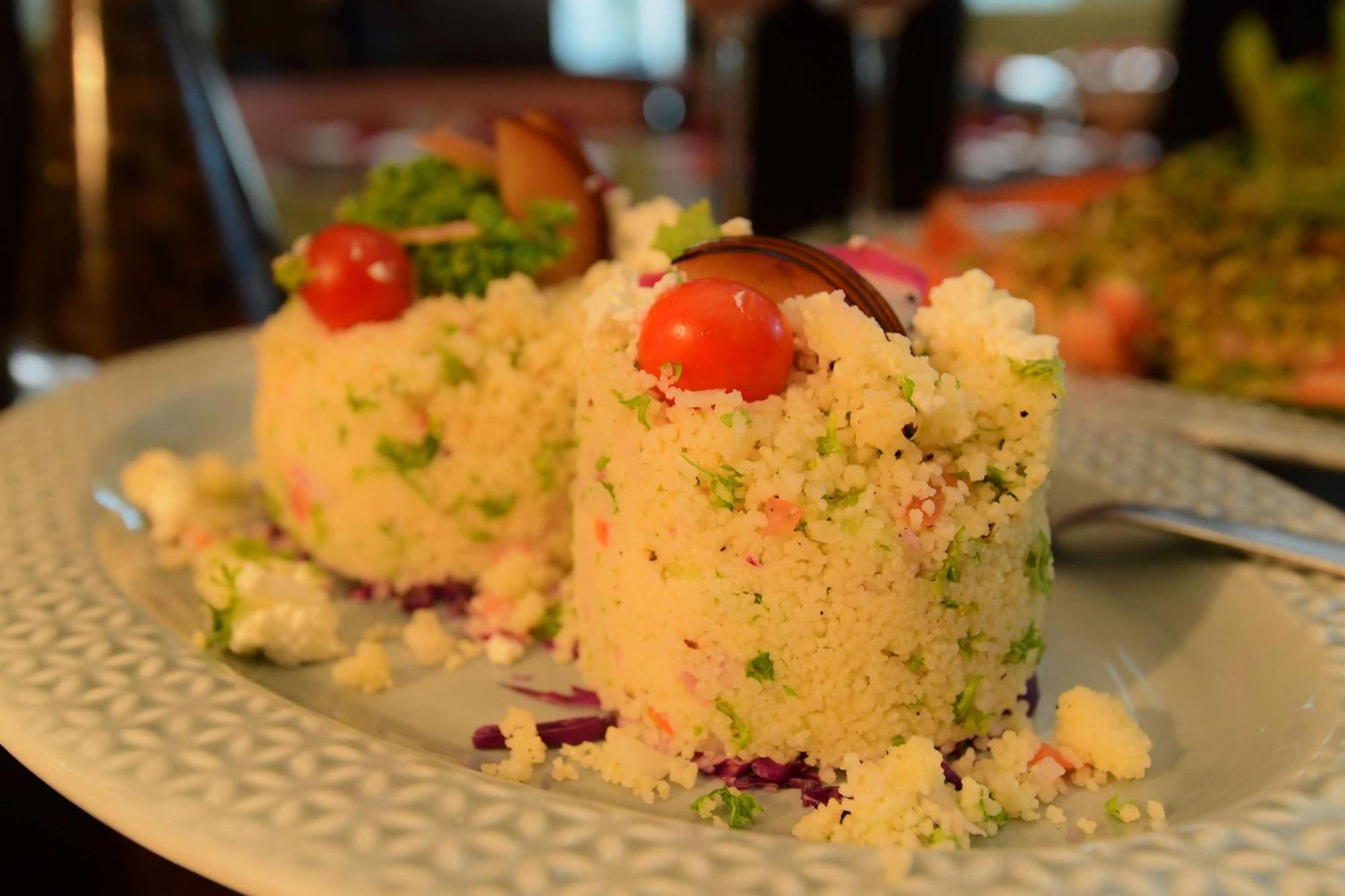 Radisson Blu Hotel Guwahati Eksteriør bilde Couscous