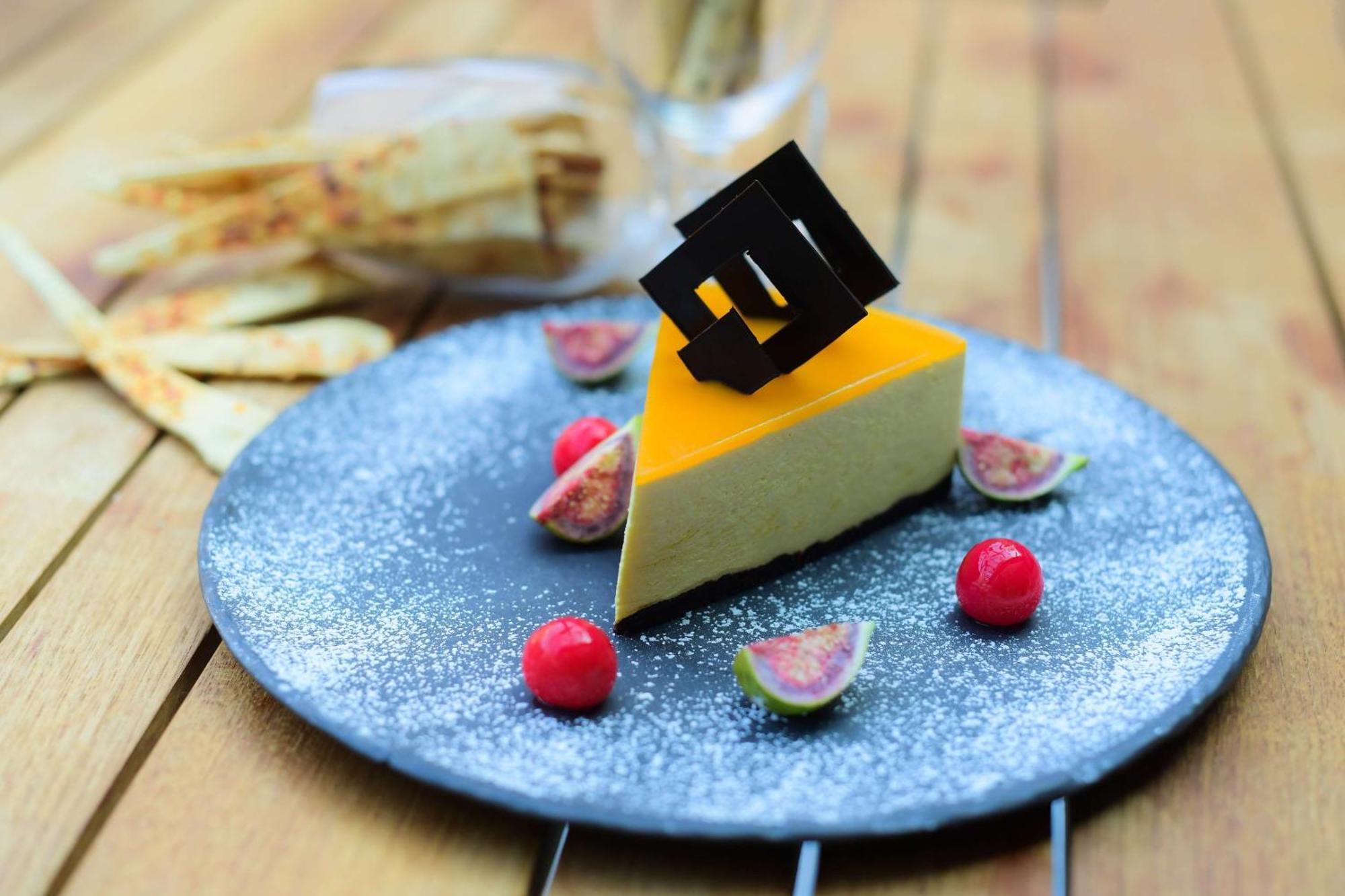 Radisson Blu Hotel Guwahati Eksteriør bilde A slice of mango cheesecake